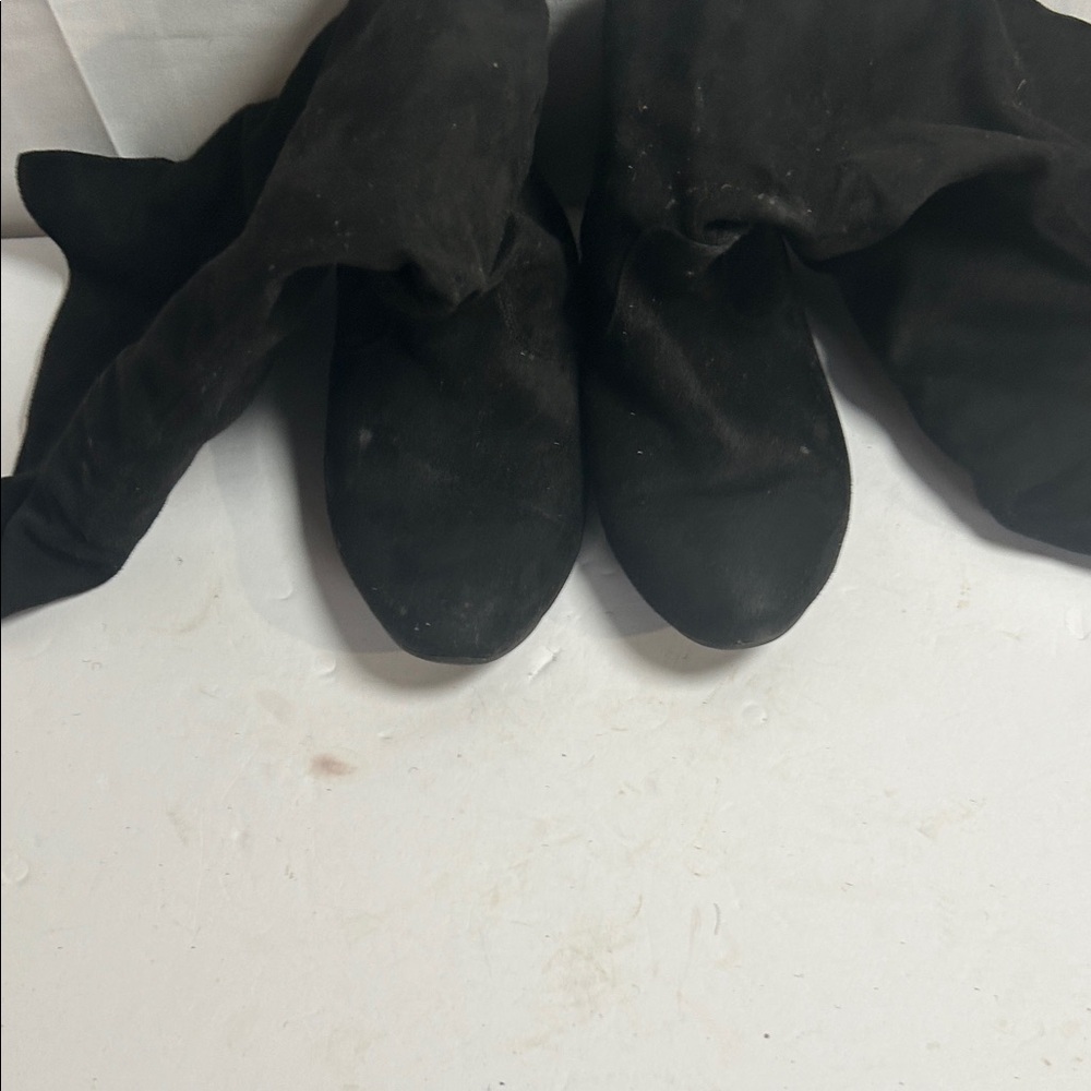 Elegant Black Over the Knee Boots In Size 8W - Picture 4 of 16